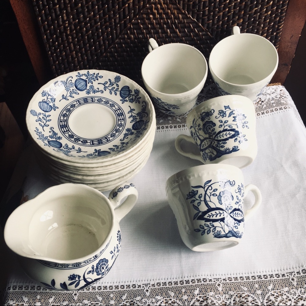 WEDGWOOD Blue Heritage Porcelain Dinnerware - Picture 4 of 5